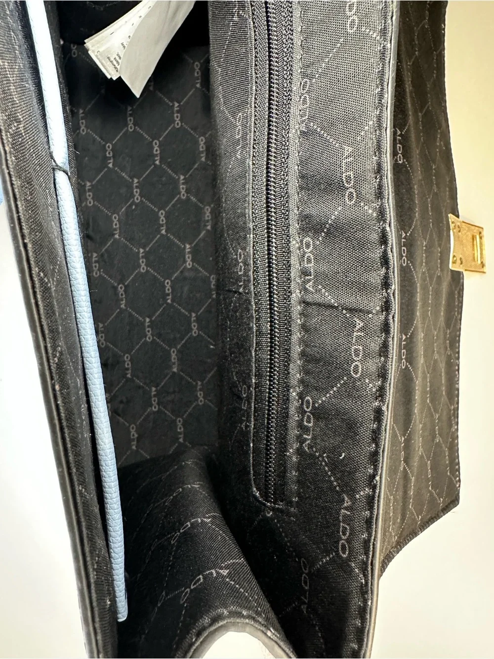 Aldo structured top